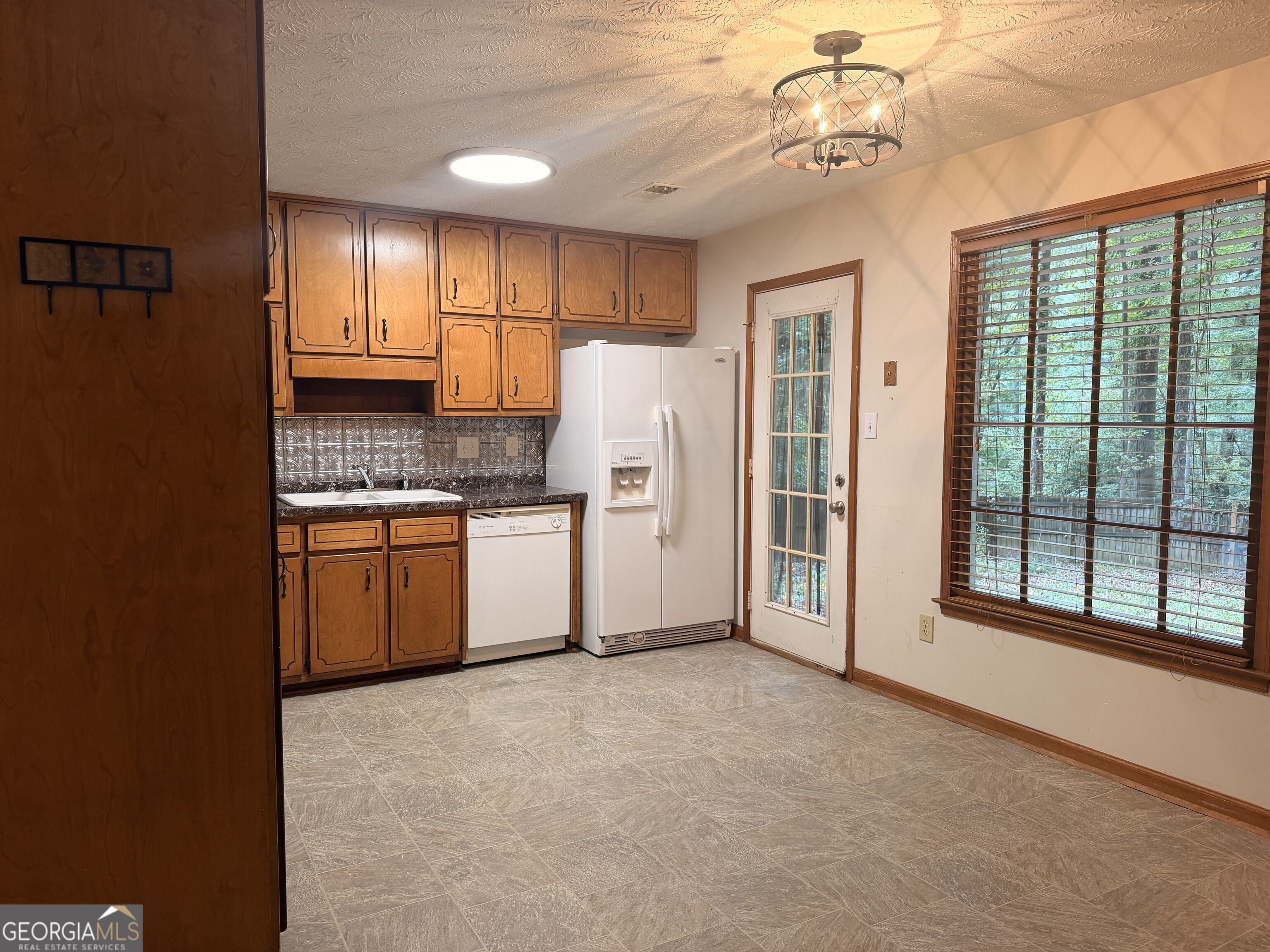 305 Deergrass Trail Property Photo 4