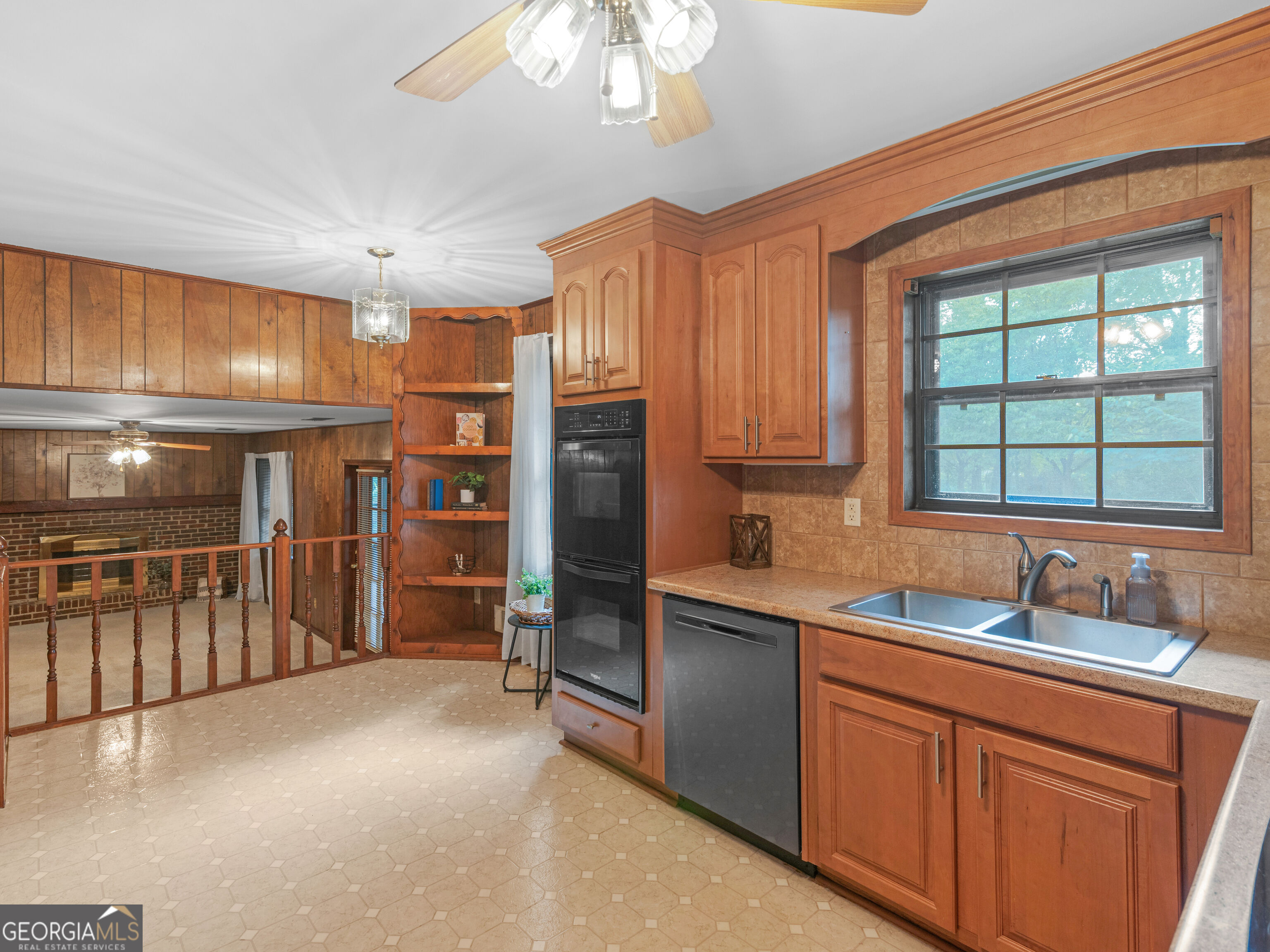 8872 Teal Court Property Photo 6