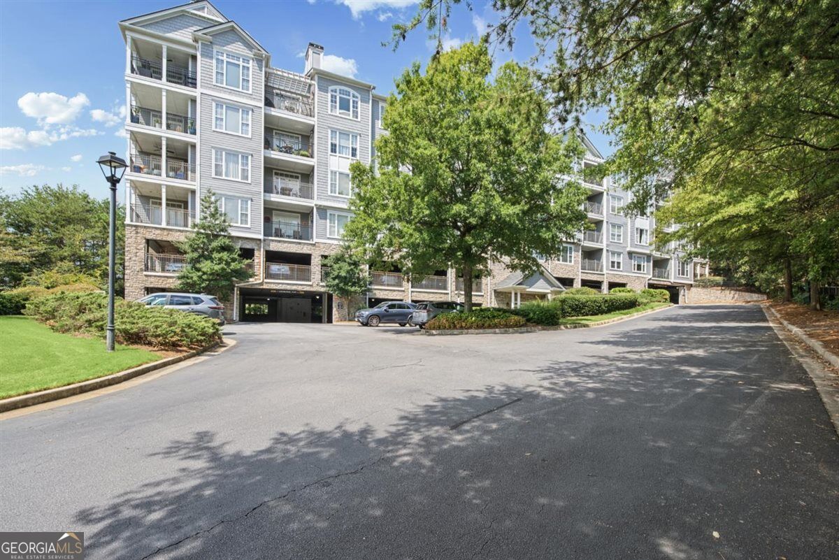 4100 Paces Walk Se # 4101 Property Photo 9