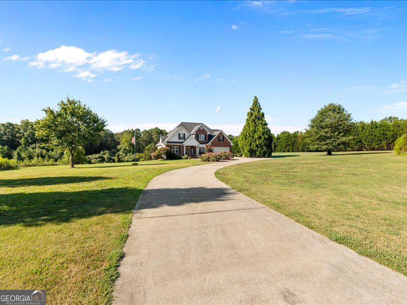 1285 Highway 5 E Property Photo 2