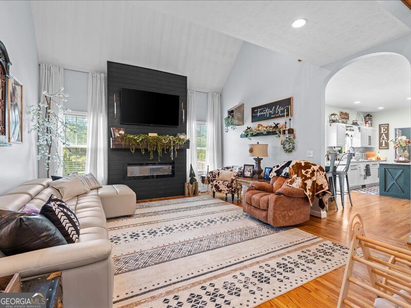 1285 Highway 5 E Property Photo 12