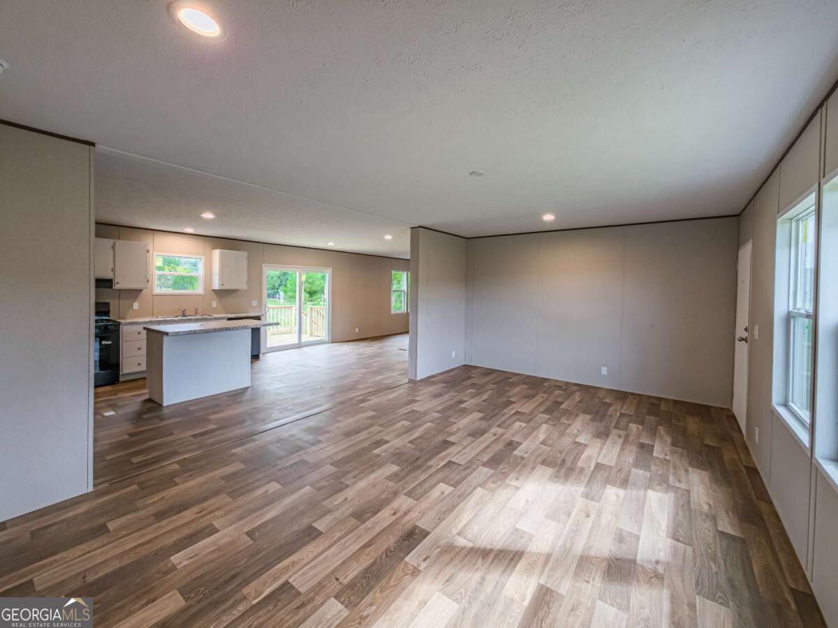 195 Meadow Hill Lane Property Photo 8