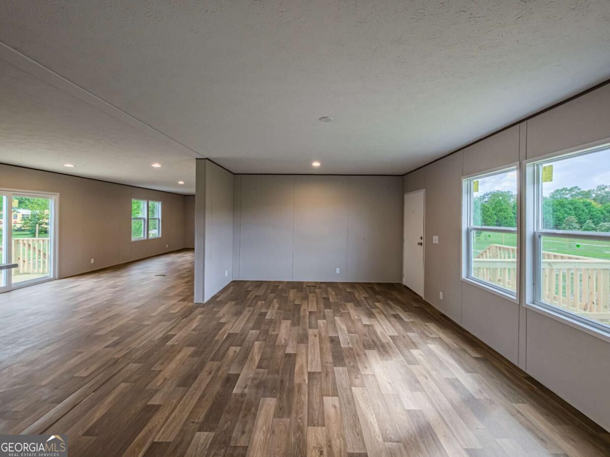 195 Meadow Hill Lane Property Photo 9