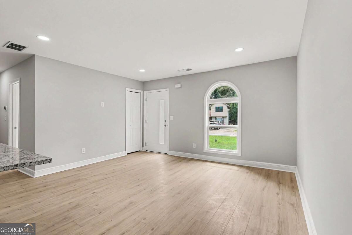 6010 Fieldcrest Drive Property Photo 6