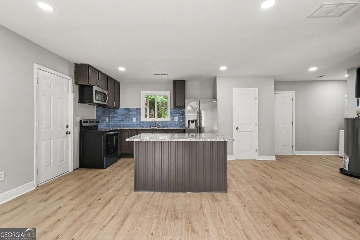 6010 Fieldcrest Drive Property Photo 10