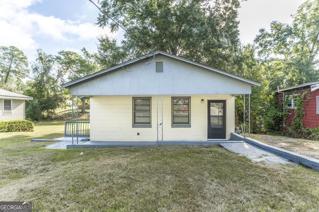 1782 Eveline Avenue Property Photo 2