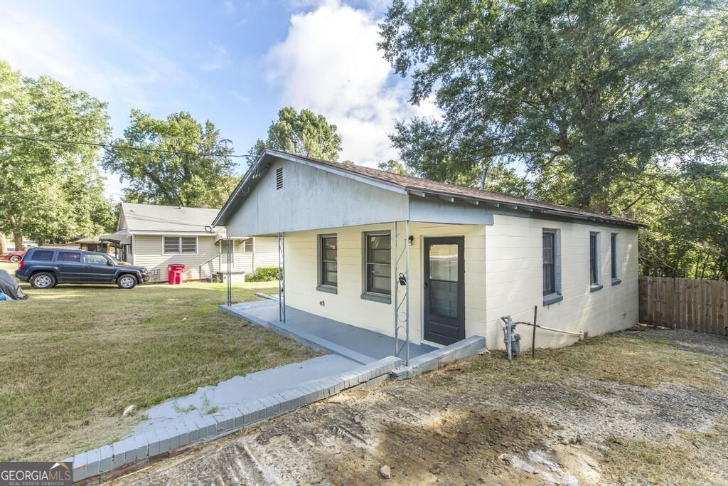 1782 Eveline Avenue Property Photo 3