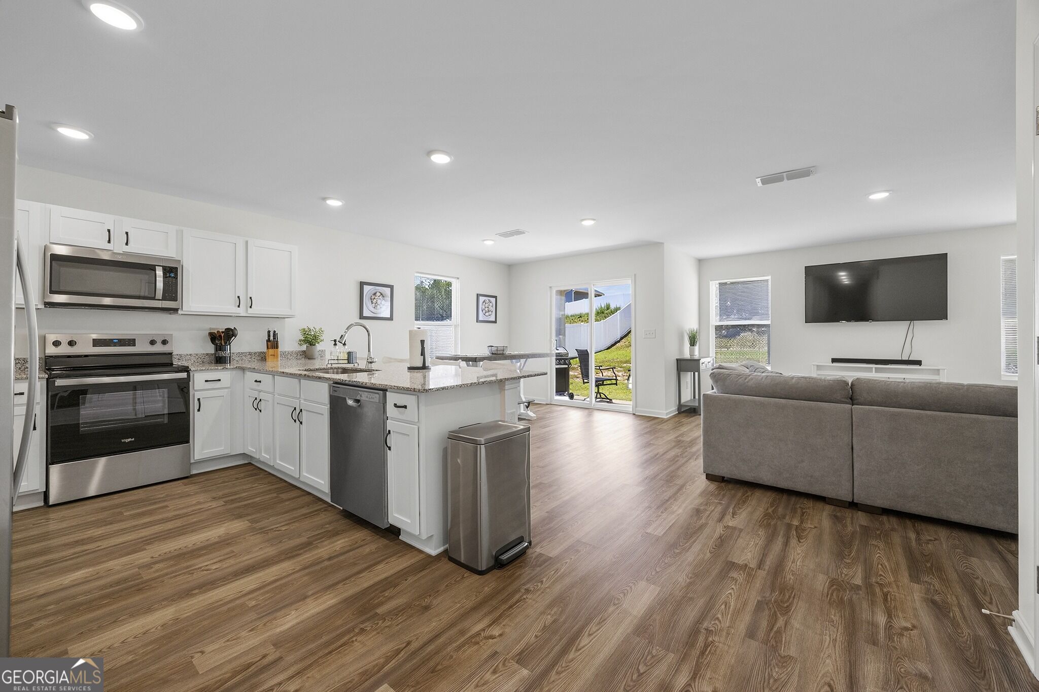 104 Dream Catcher Drive Property Photo 6