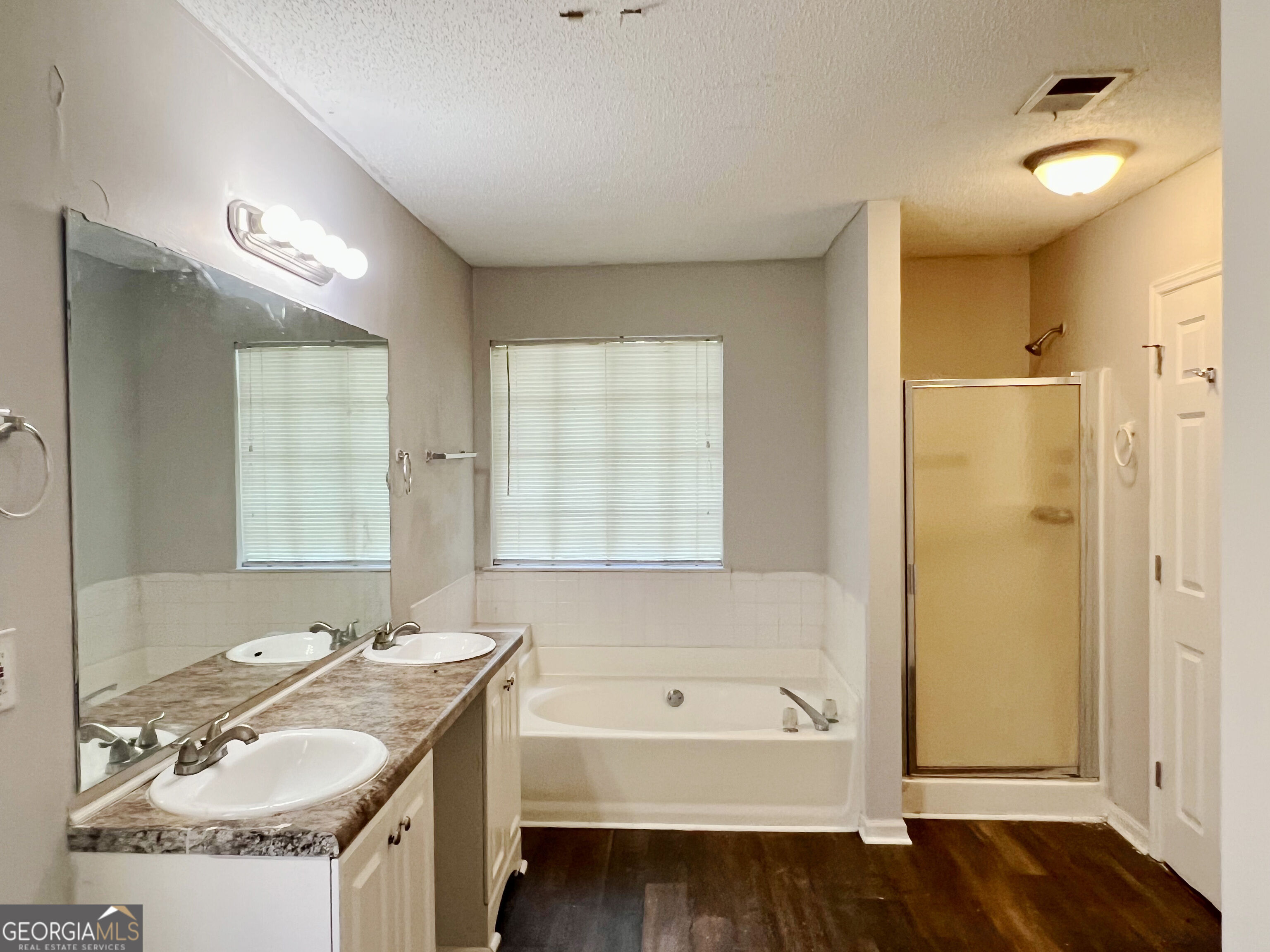 6260 Phillips Lake Way Property Photo 10