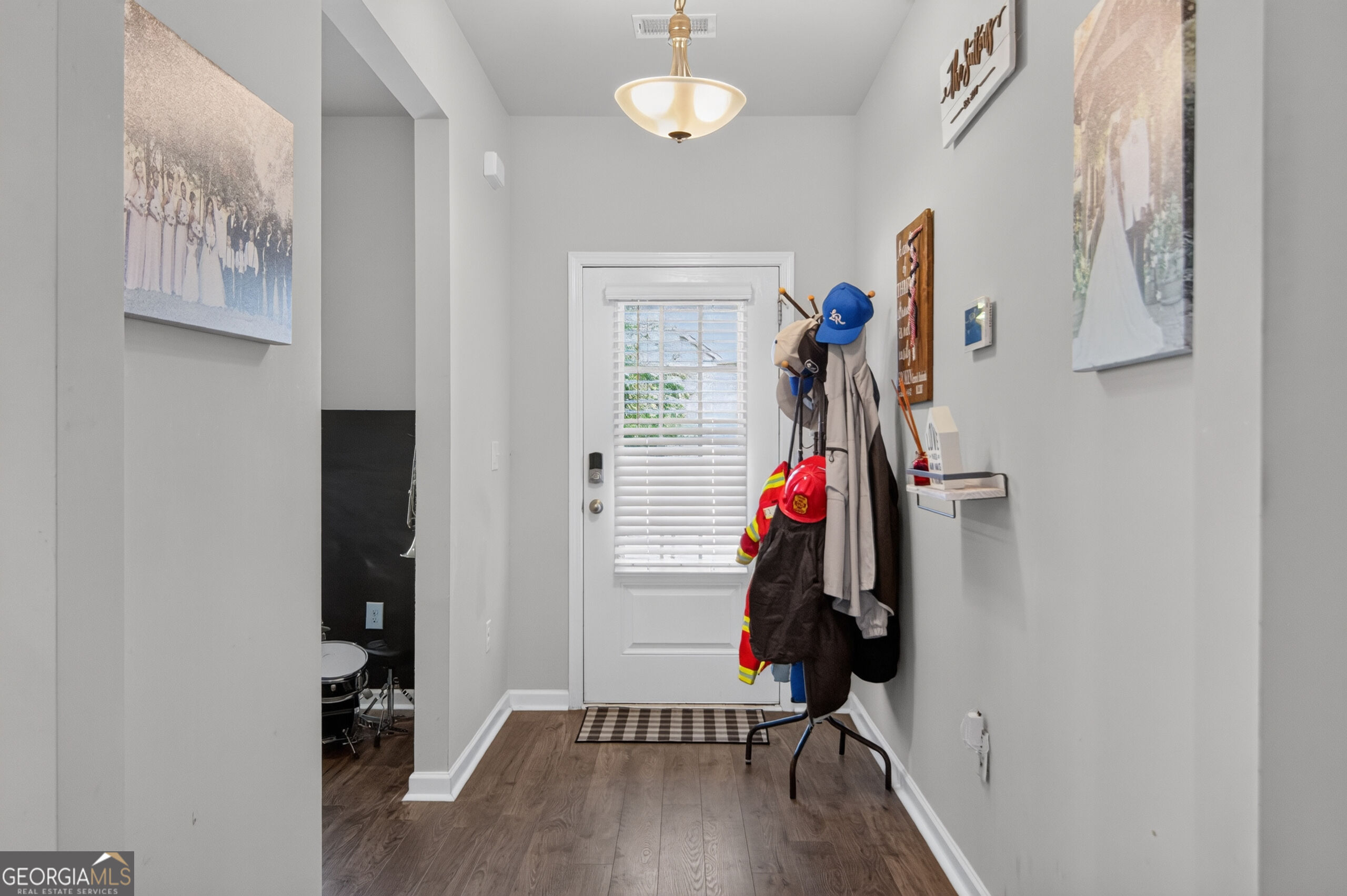8045 Coleson Crossing Property Photo 3
