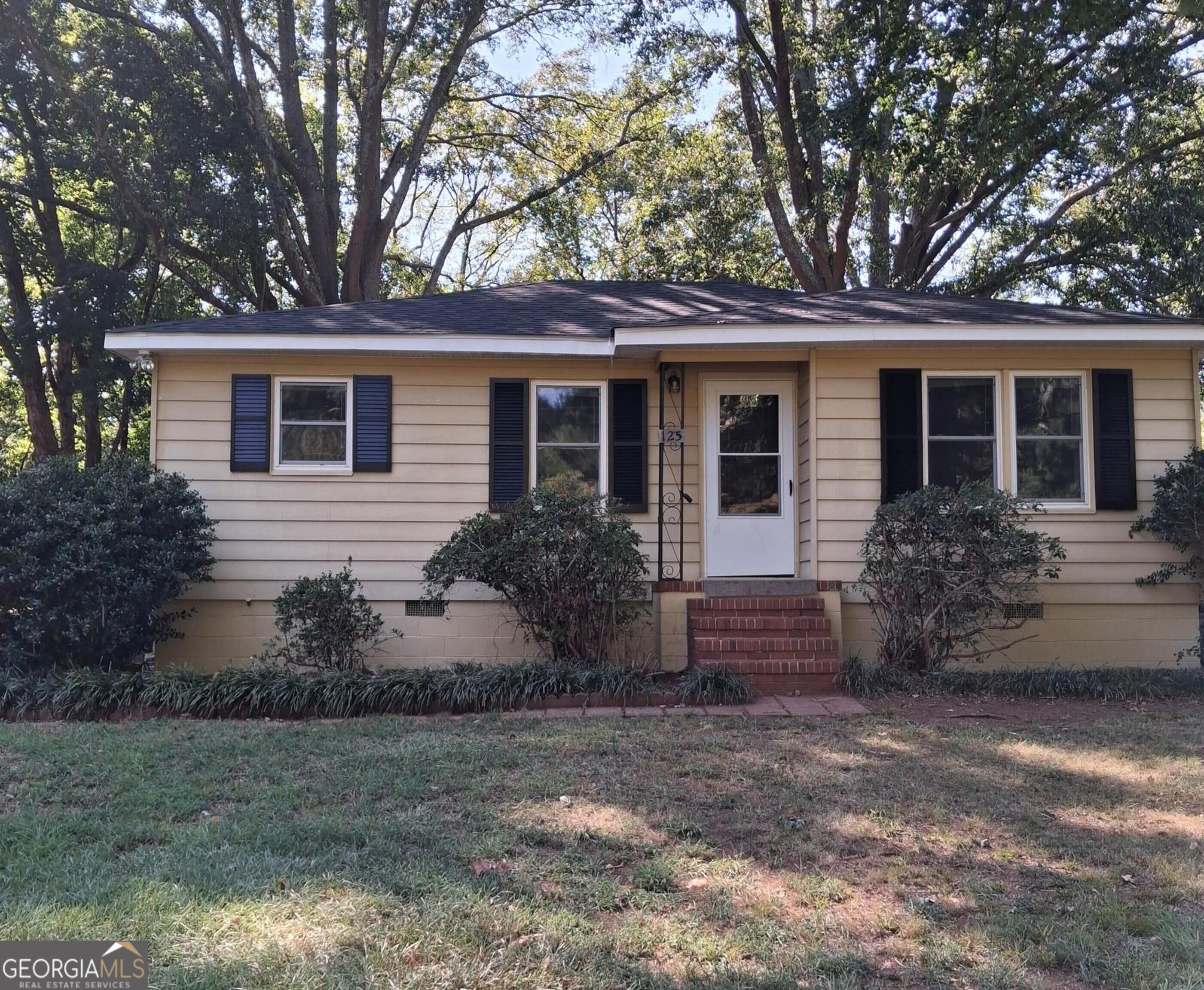 125 Lakeside Drive Property Photo 1