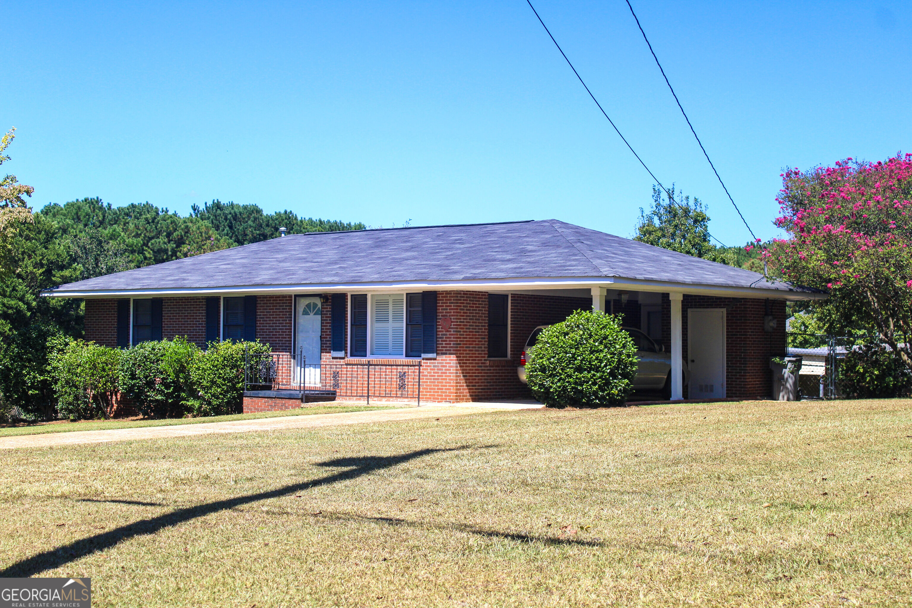 126 N Chilton Crescent Property Photo 2