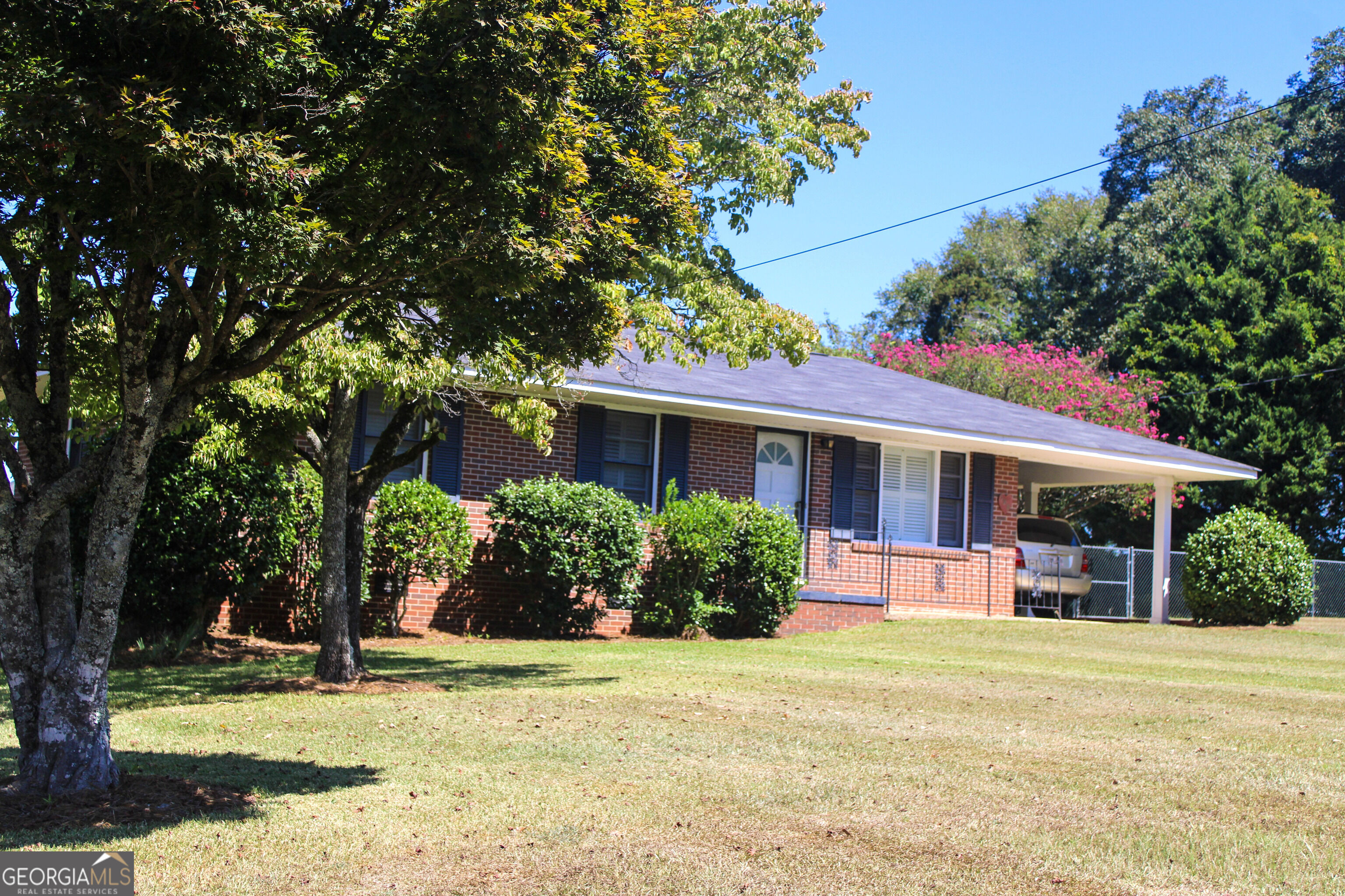 126 N Chilton Crescent Property Photo 5