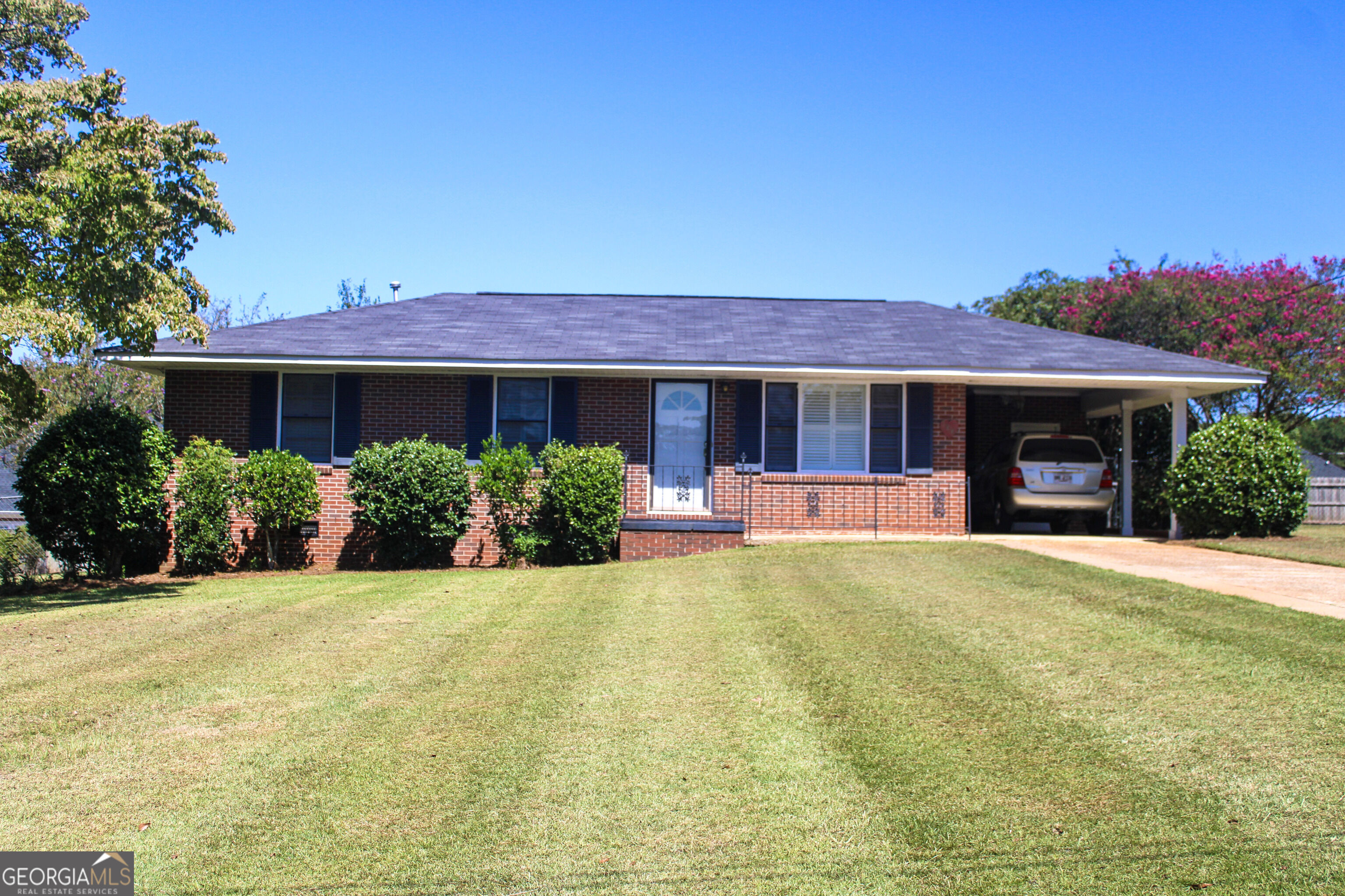 126 N Chilton Crescent Property Photo 7
