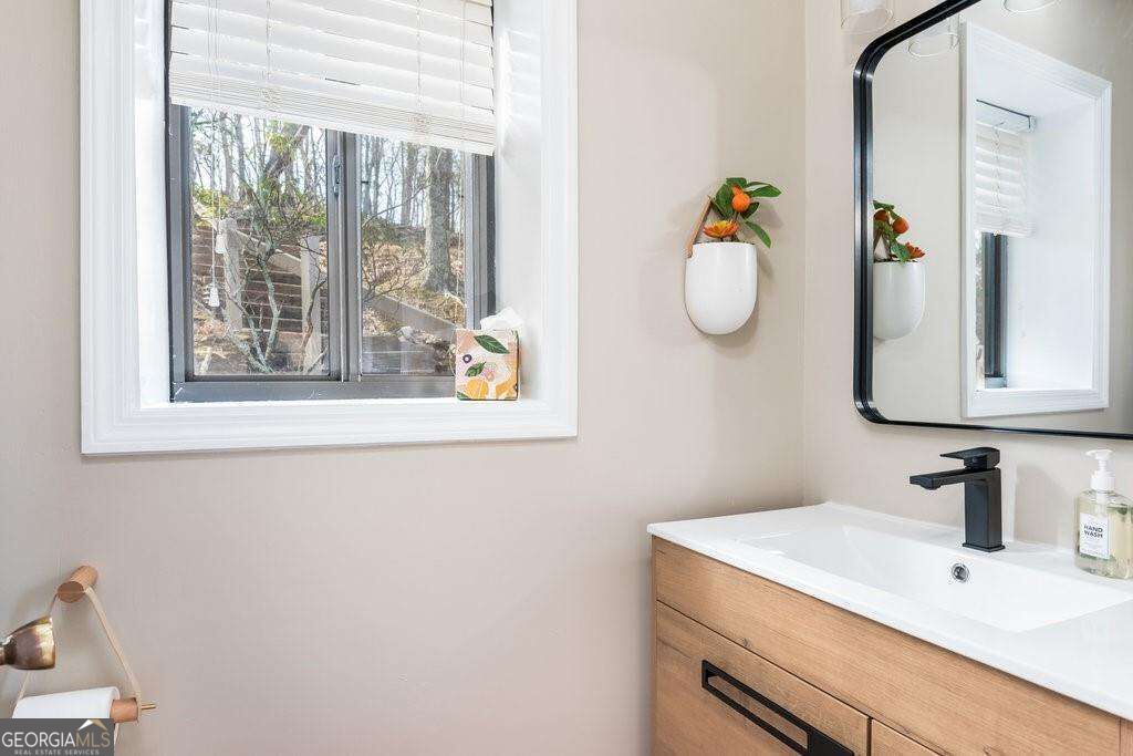 200 Villa Road # 122 Property Photo 3