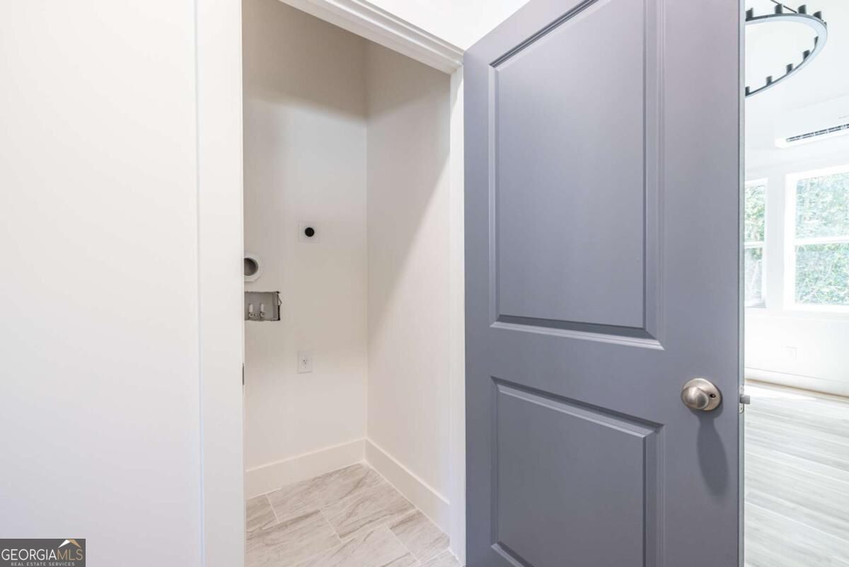2188 Bicknell Street Nw Property Photo 25