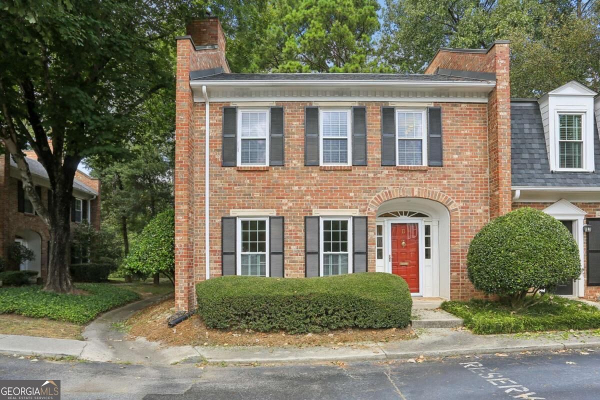 11 Scotland Place Nw Property Photo 1