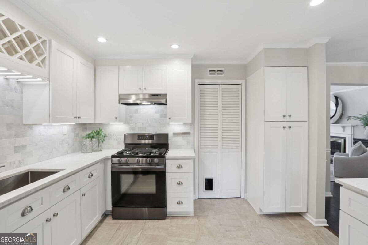 11 Scotland Place Nw Property Photo 10