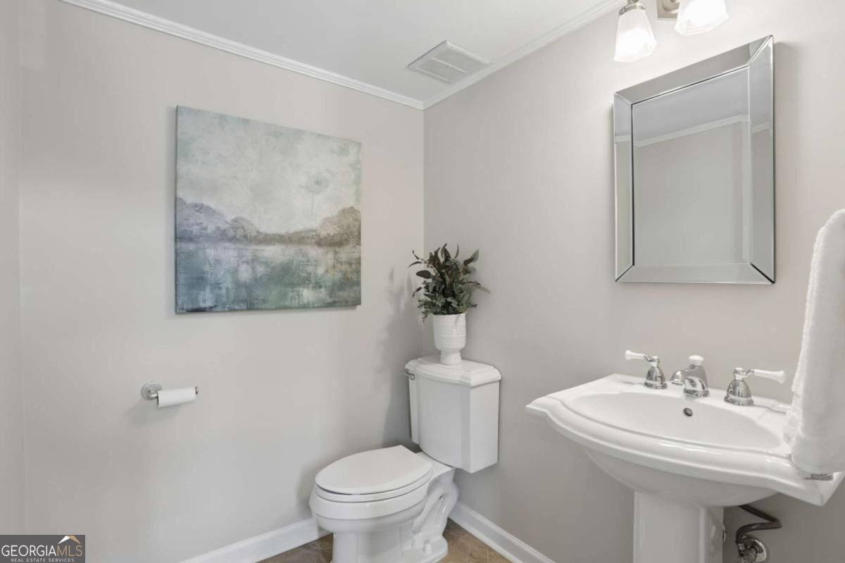 11 Scotland Place Nw Property Photo 12