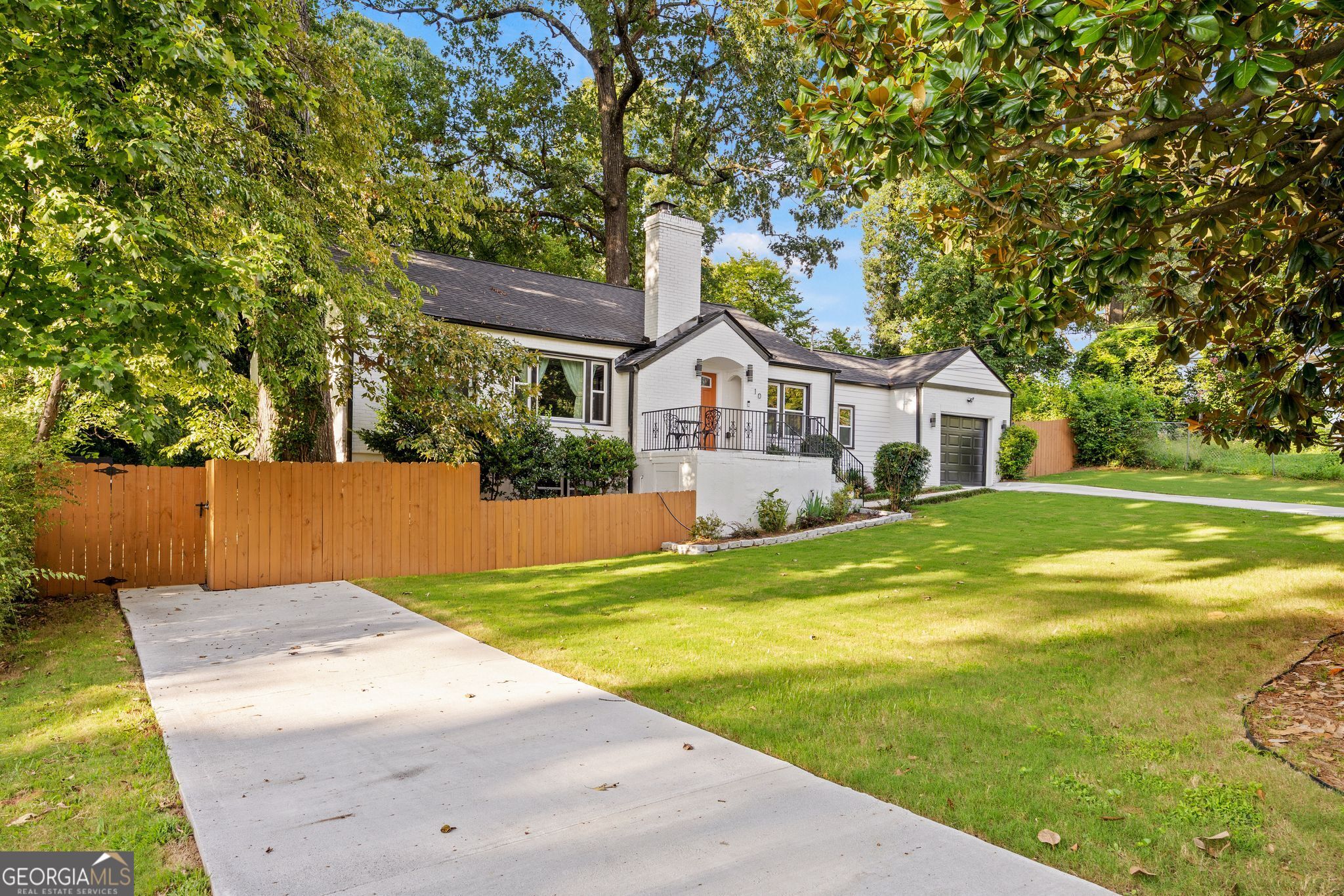 10 Claire Drive Se Property Photo 4