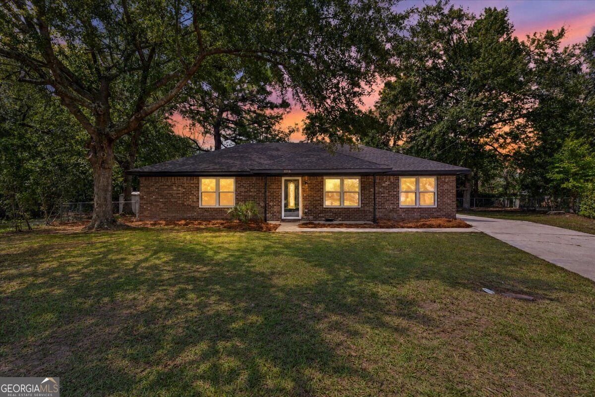 1016 Farr Court Property Photo 1