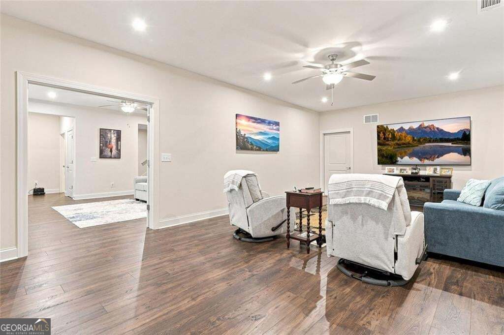 723 Linger Longer Drive Property Photo 39