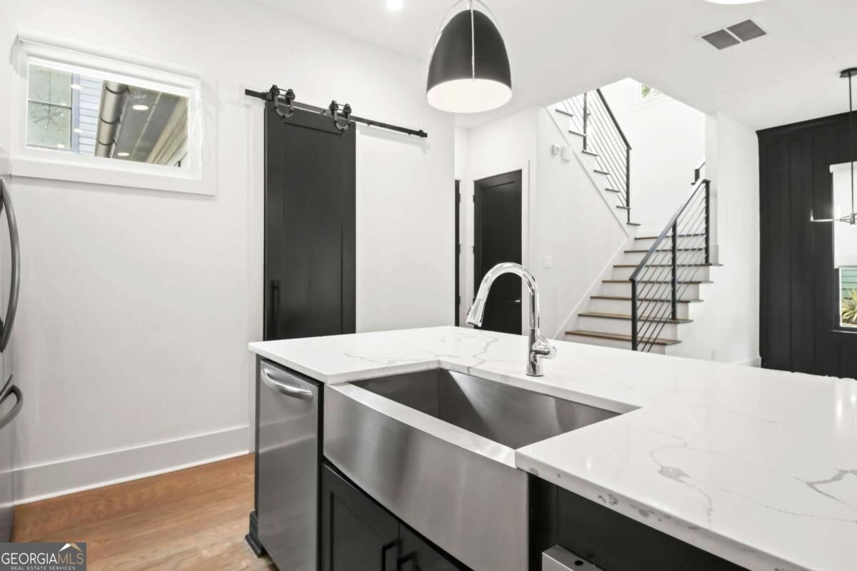 1241 Bridges Avenue Sw # A Property Photo 10