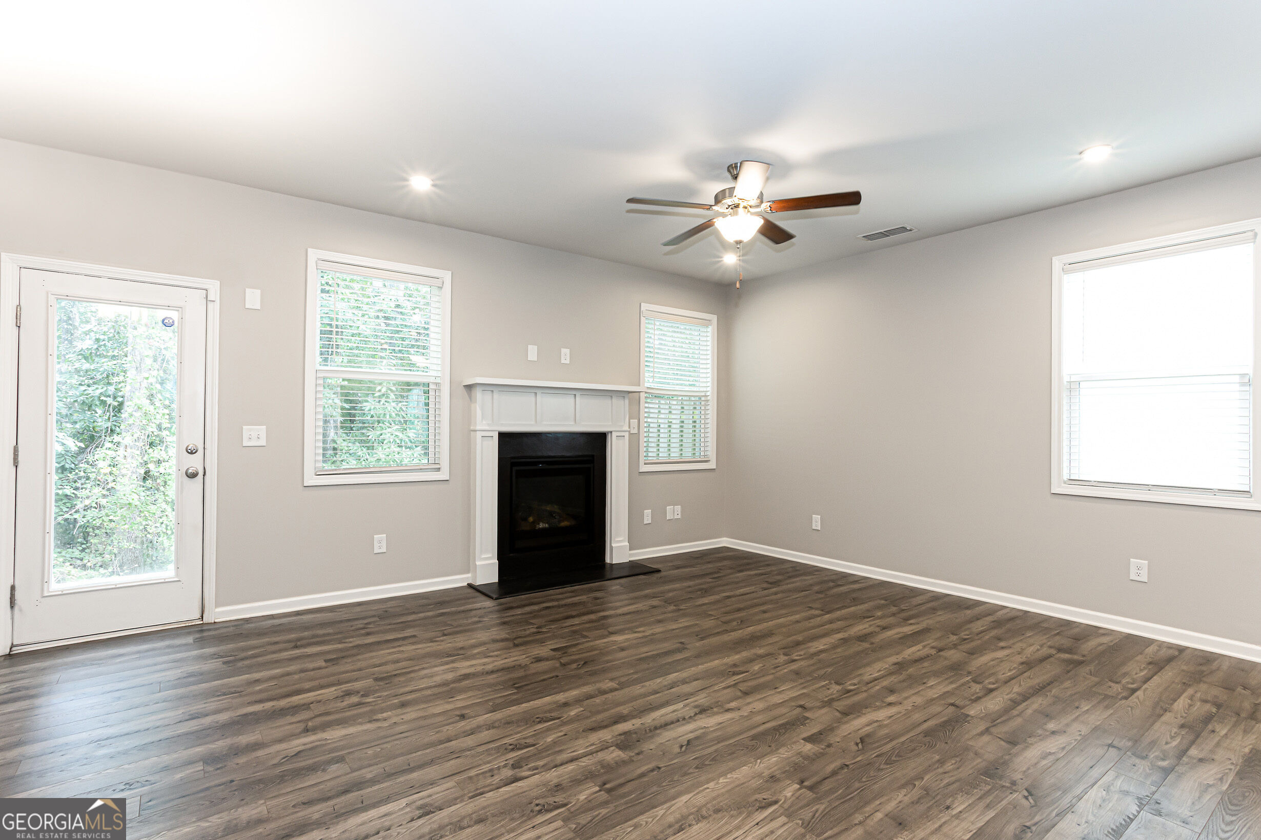 6219 Centennial Run Property Photo 5