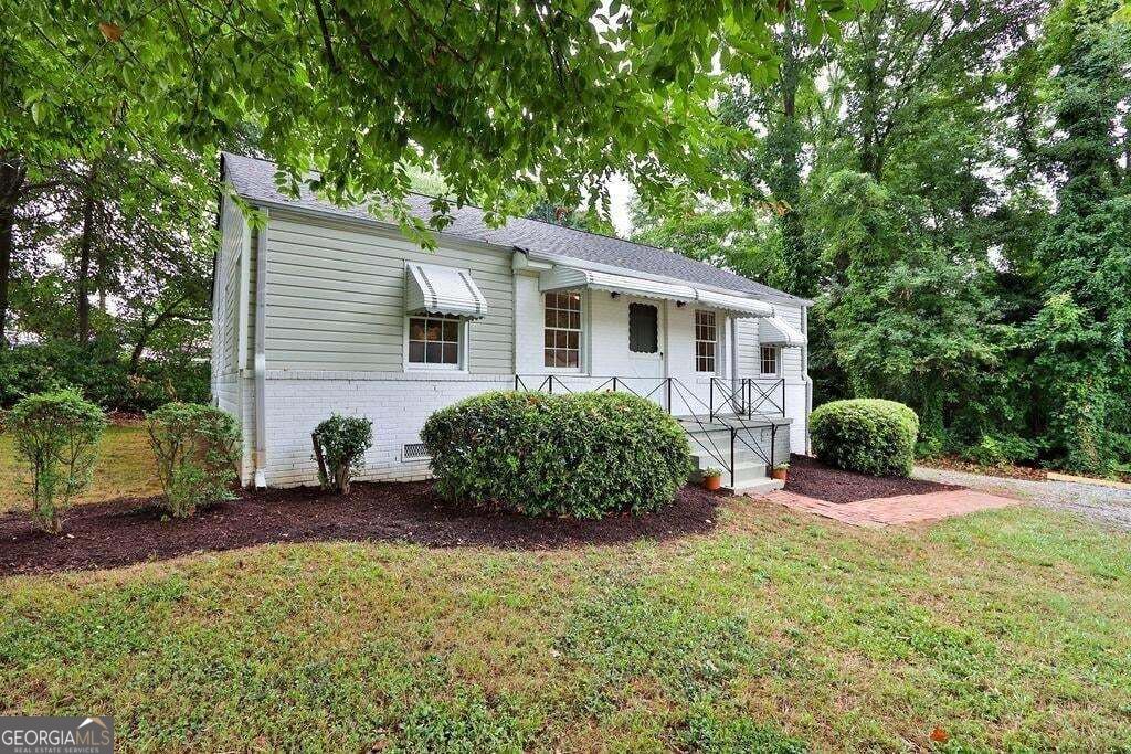 1329 Blanche Drive Se Property Photo 2