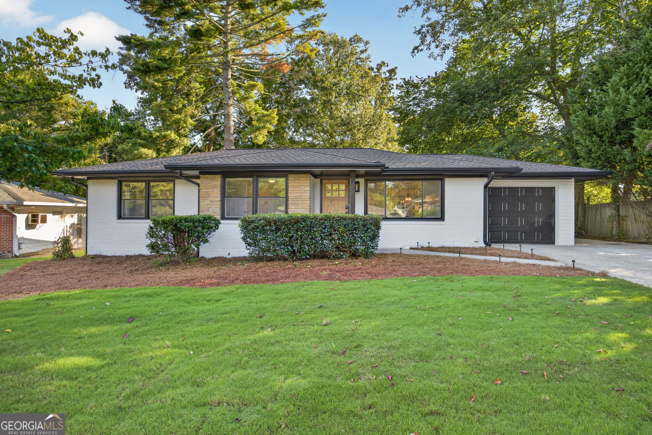 2904 Belaire Circle Property Photo 1