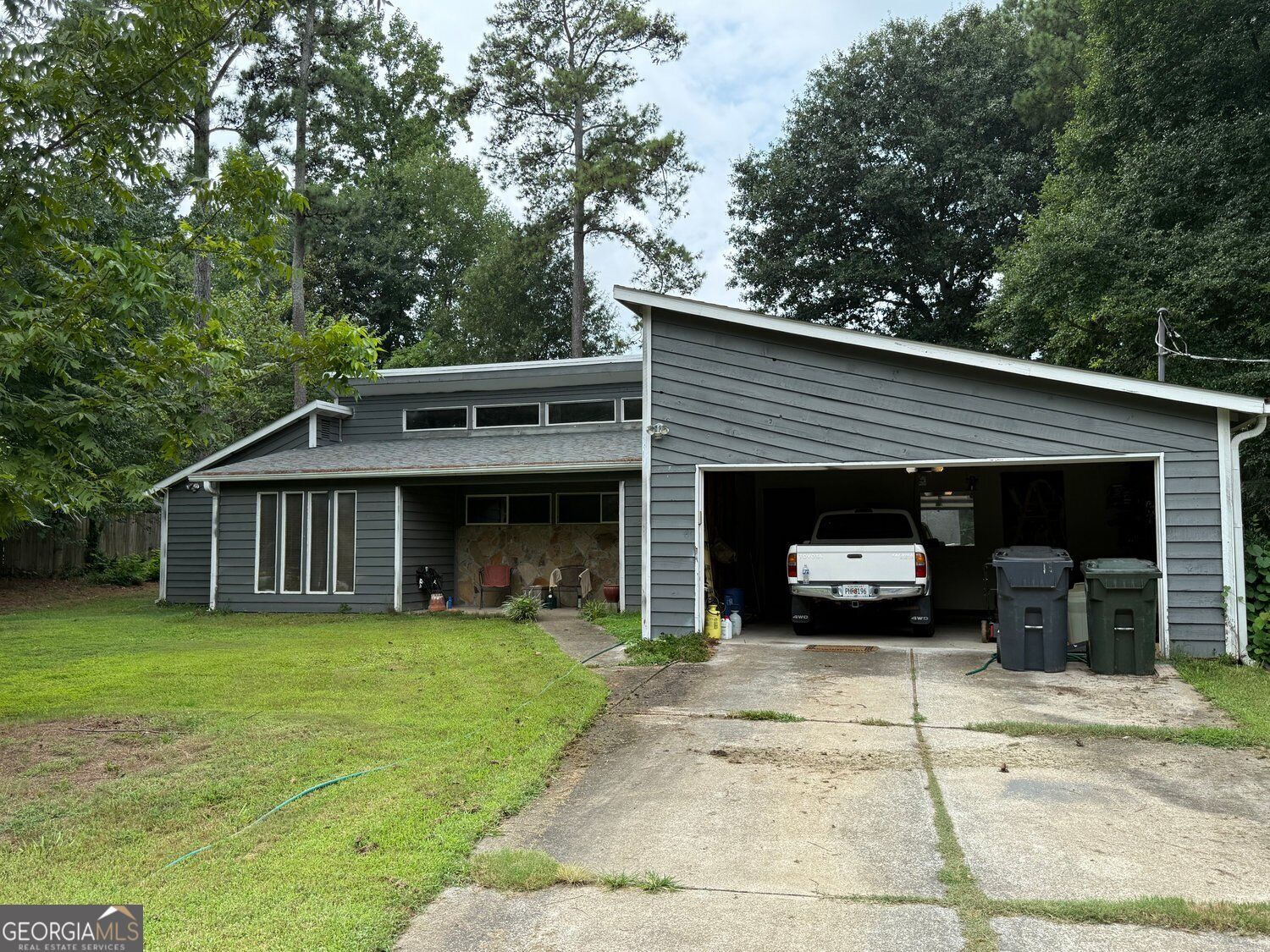 71 Holt Road Ne Property Photo 1