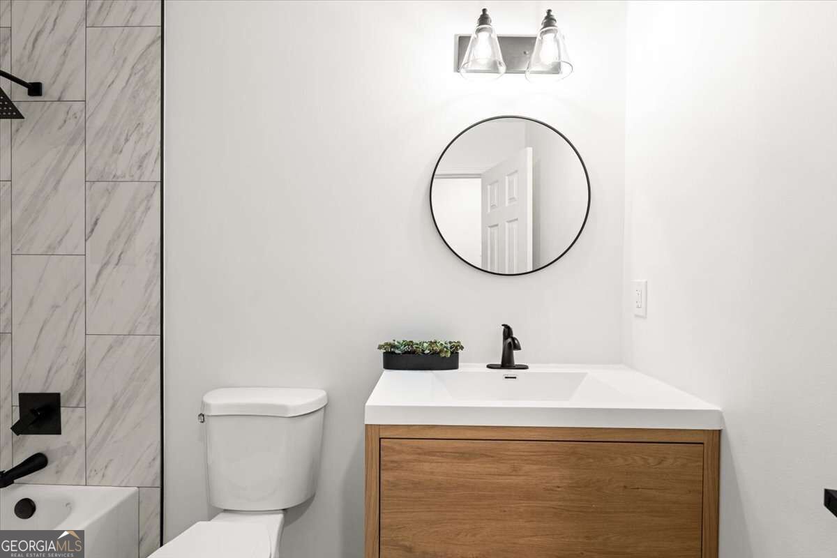 3770 Larkspur Terrace Property Photo 14