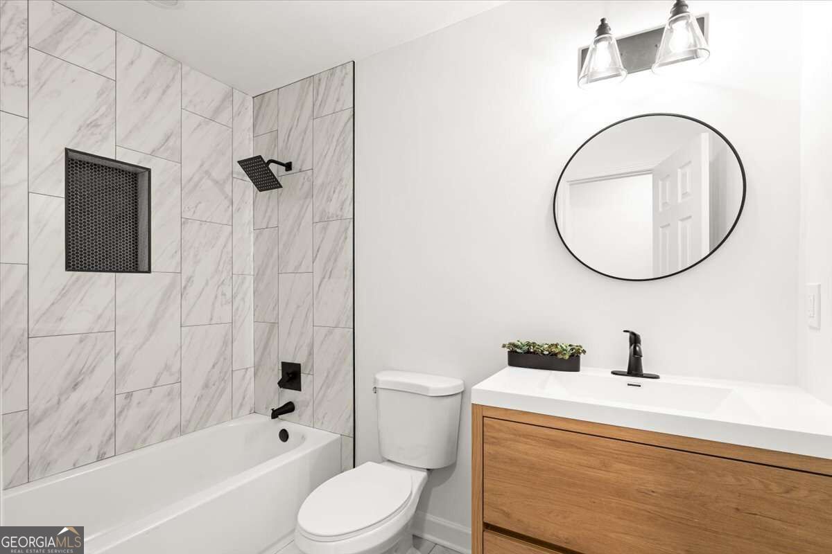 3770 Larkspur Terrace Property Photo 15