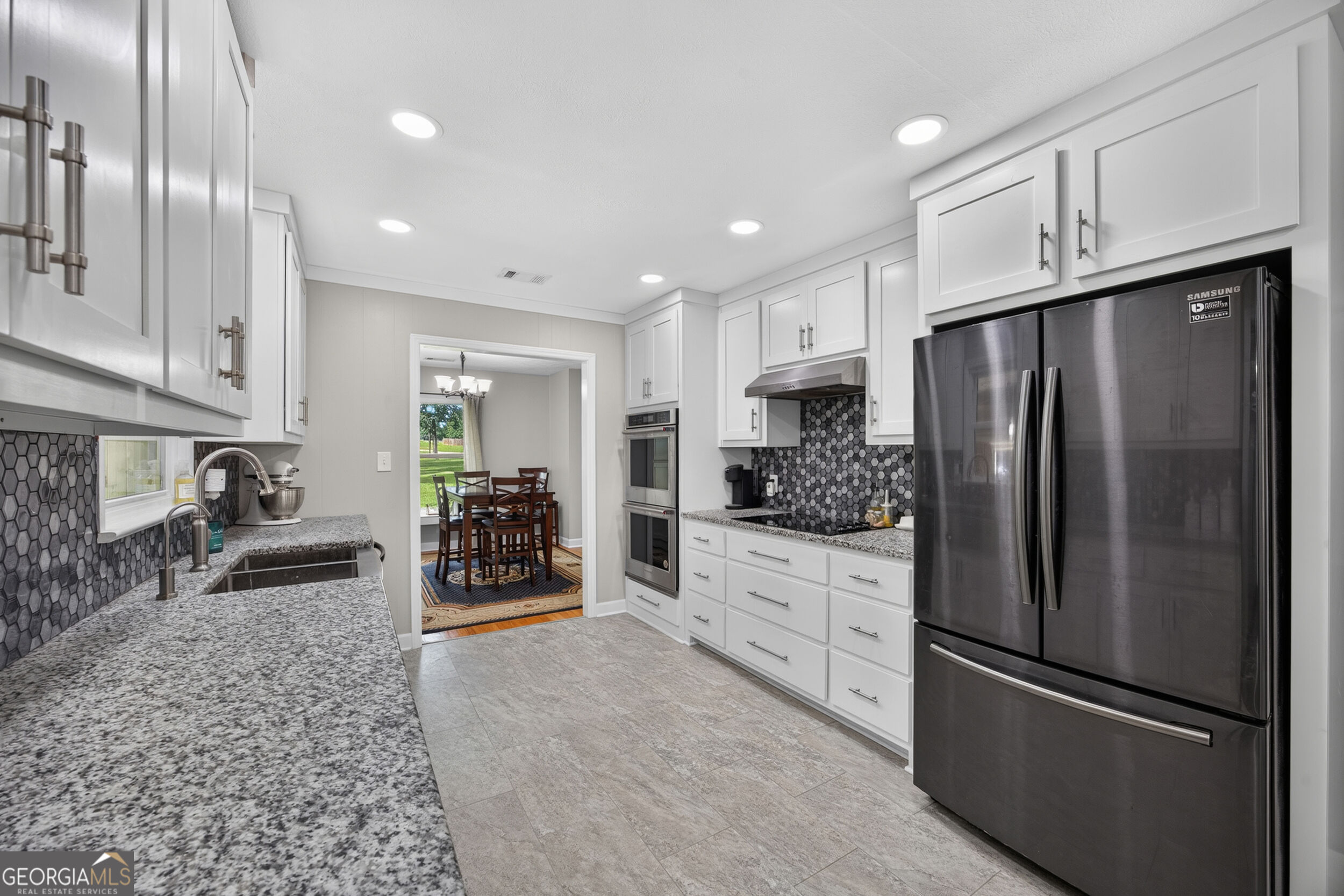 104 E Oak Street Property Photo 11