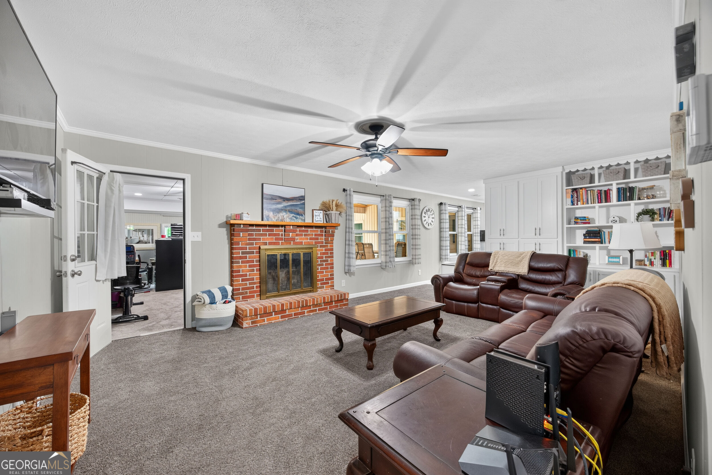 104 E Oak Street Property Photo 15