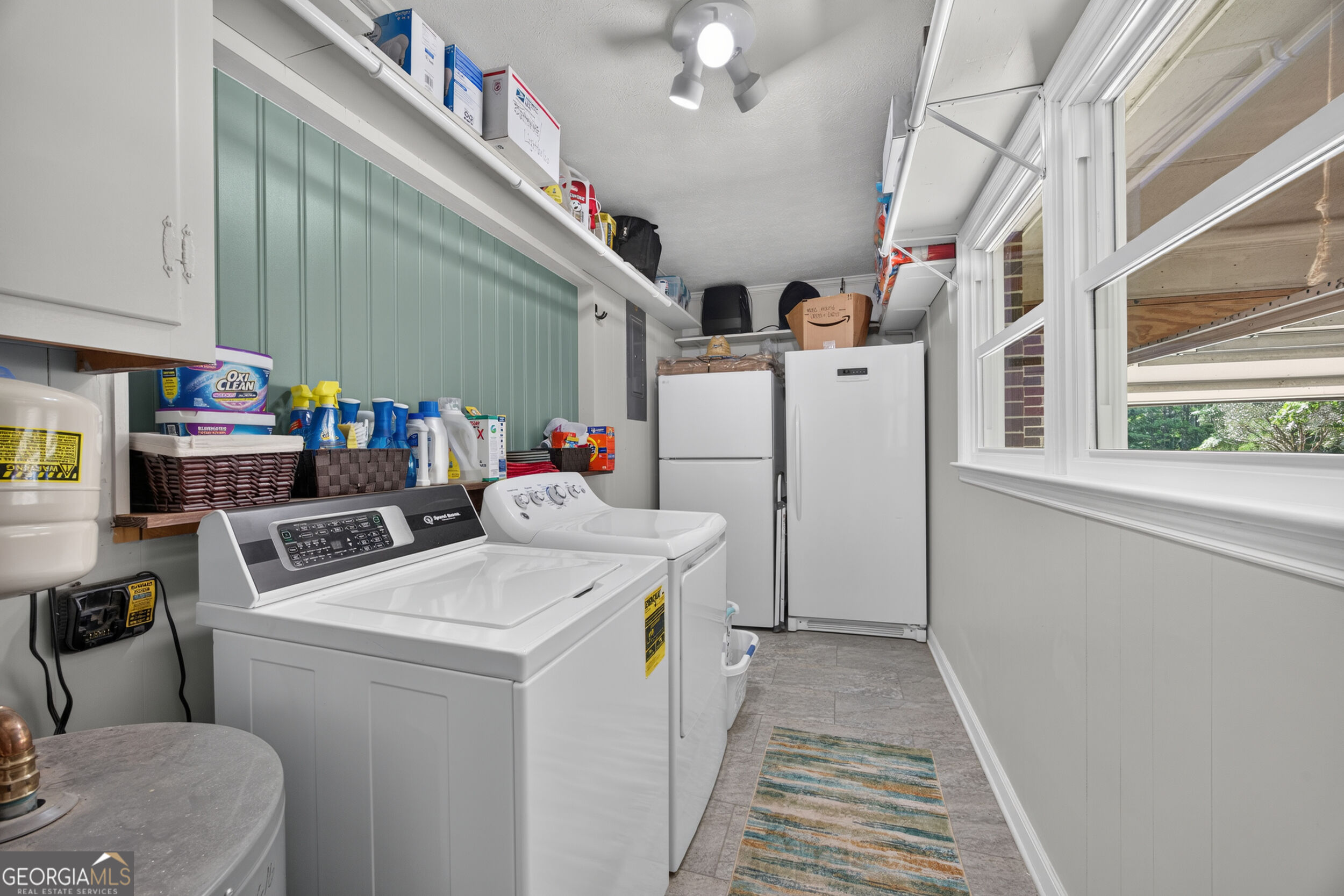 104 E Oak Street Property Photo 18