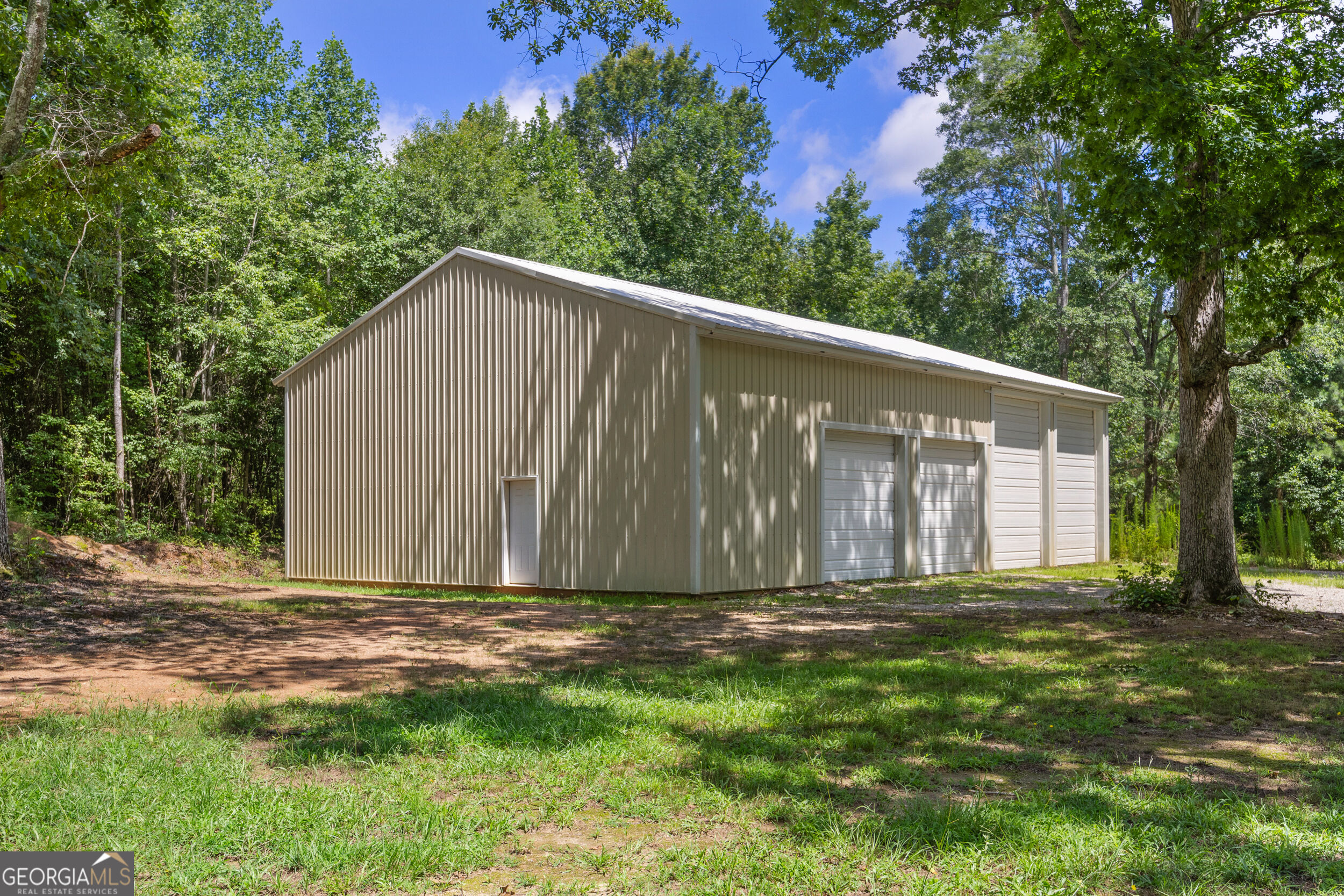 104 E Oak Street Property Photo 40