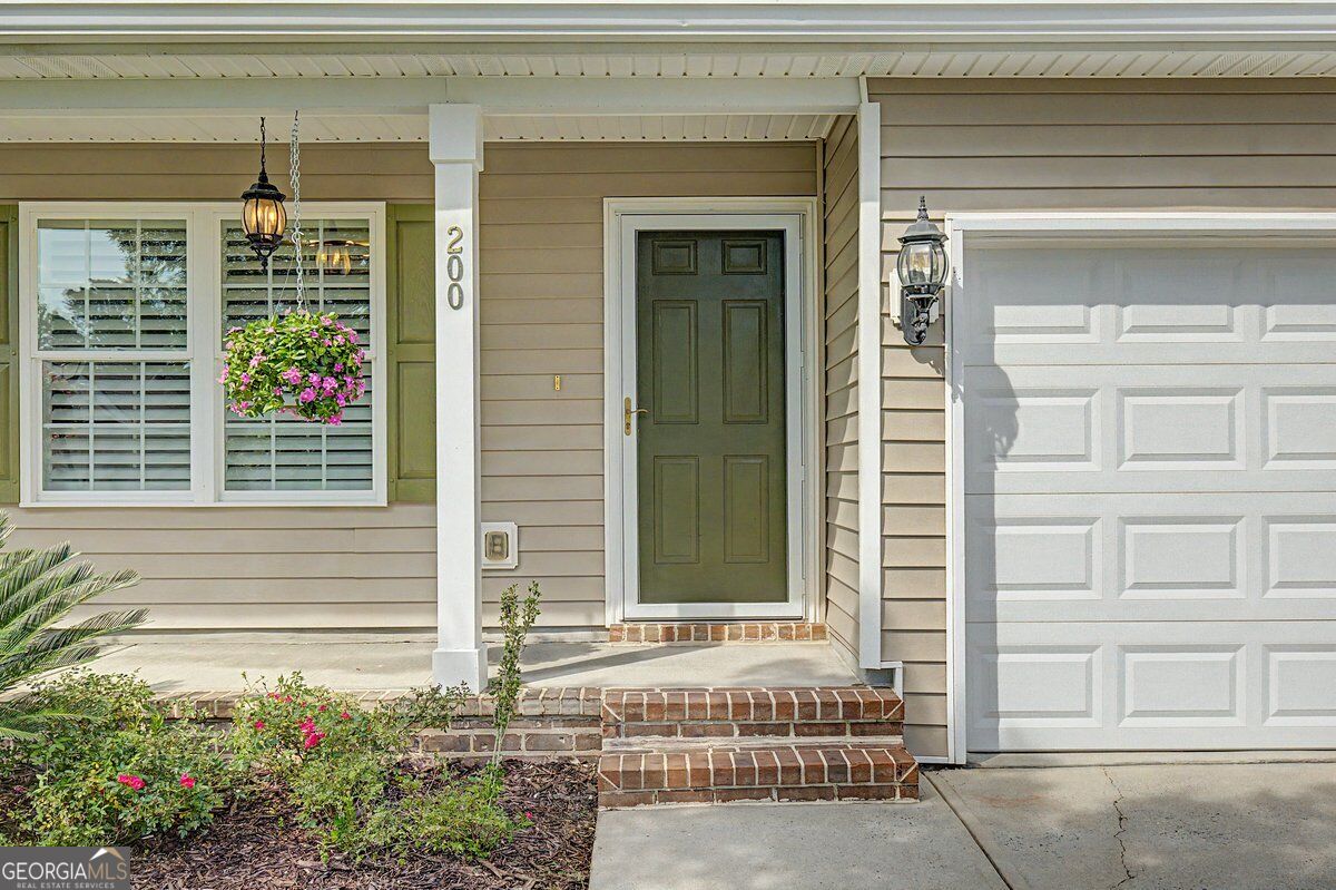 200 Sawgrass Drive Property Photo 6