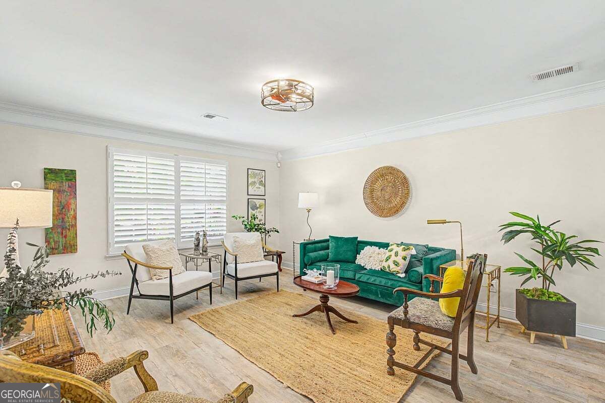 200 Sawgrass Drive Property Photo 10