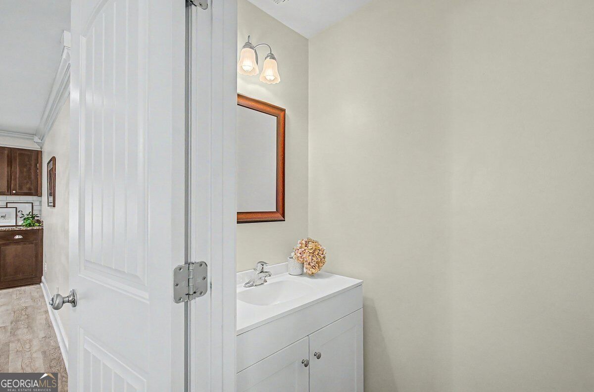 200 Sawgrass Drive Property Photo 11