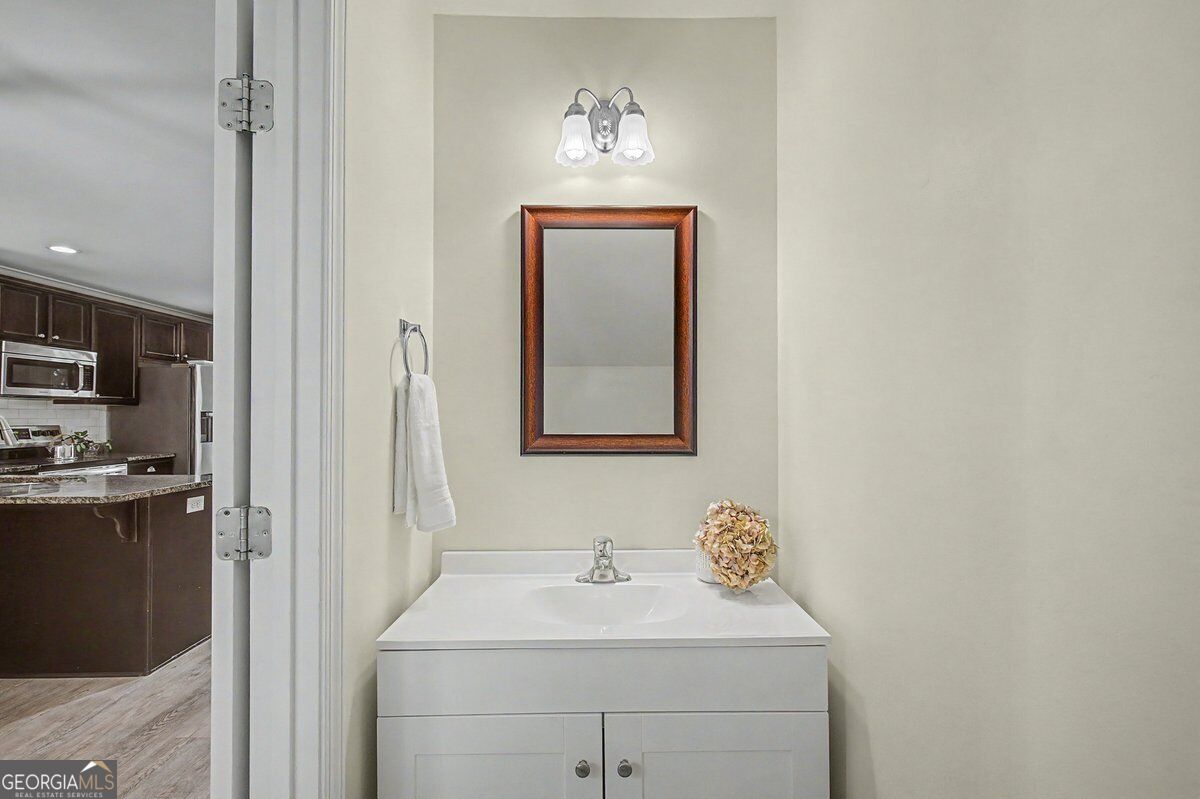200 Sawgrass Drive Property Photo 12