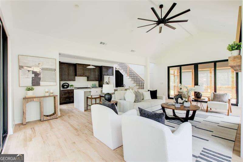 4043 Comanche Drive Property Photo 1