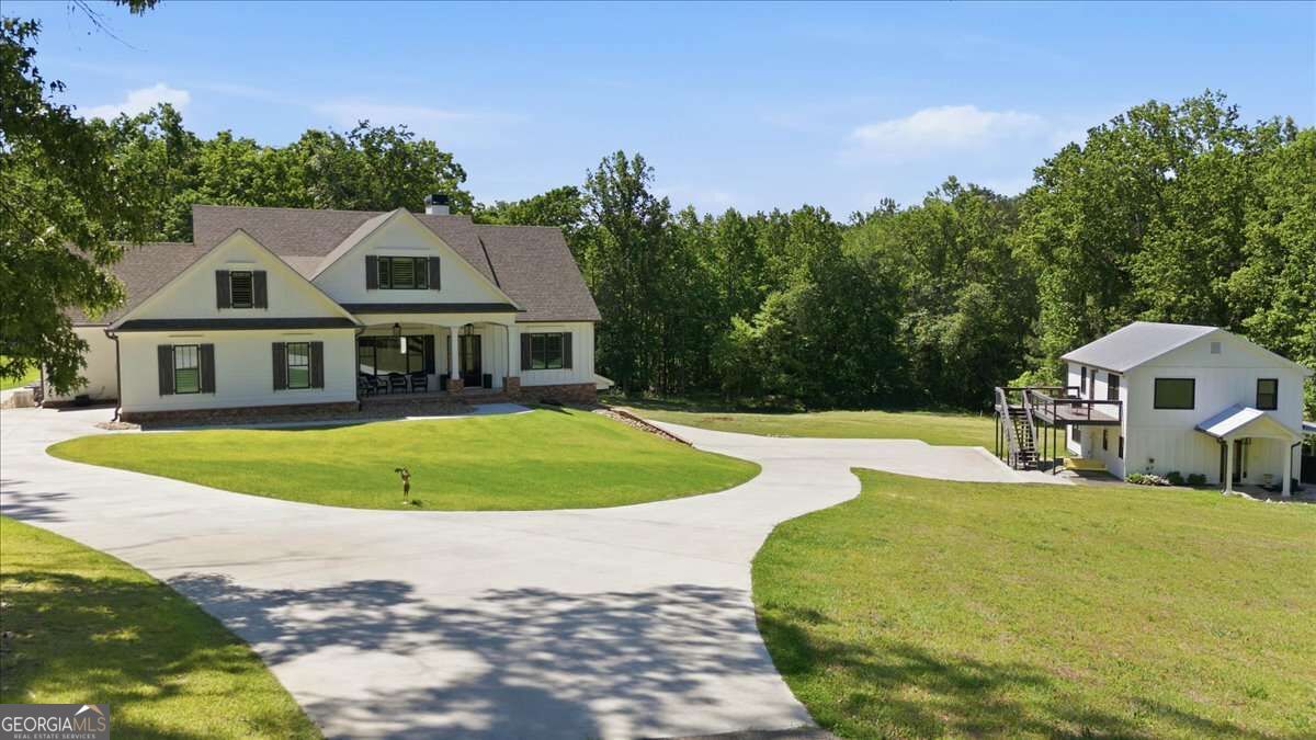 395 Heard Road Property Photo 3