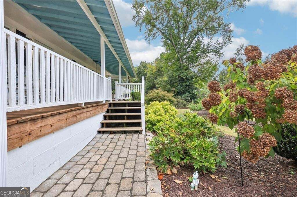 3011 Lawton Lane Property Photo 3
