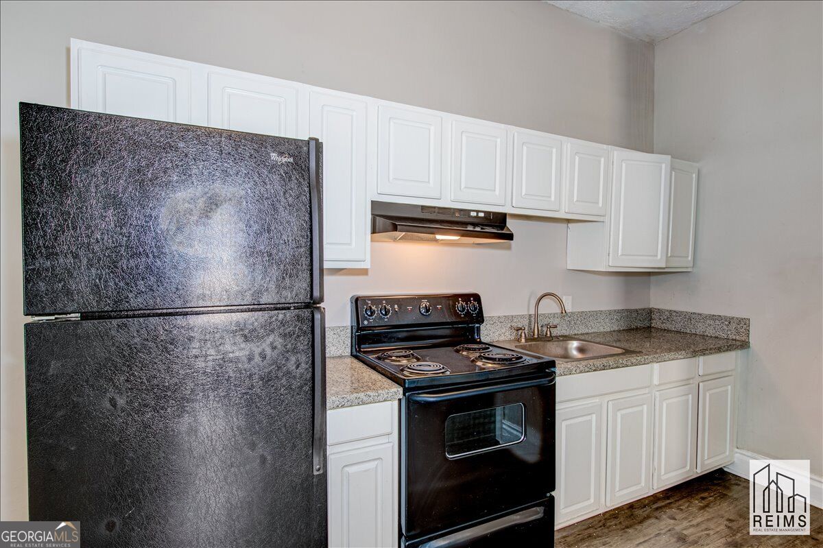230 Telfair Street # A Property Photo 4
