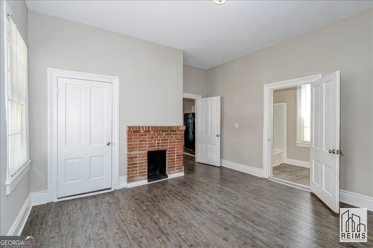 230 Telfair Street # A Property Photo 6