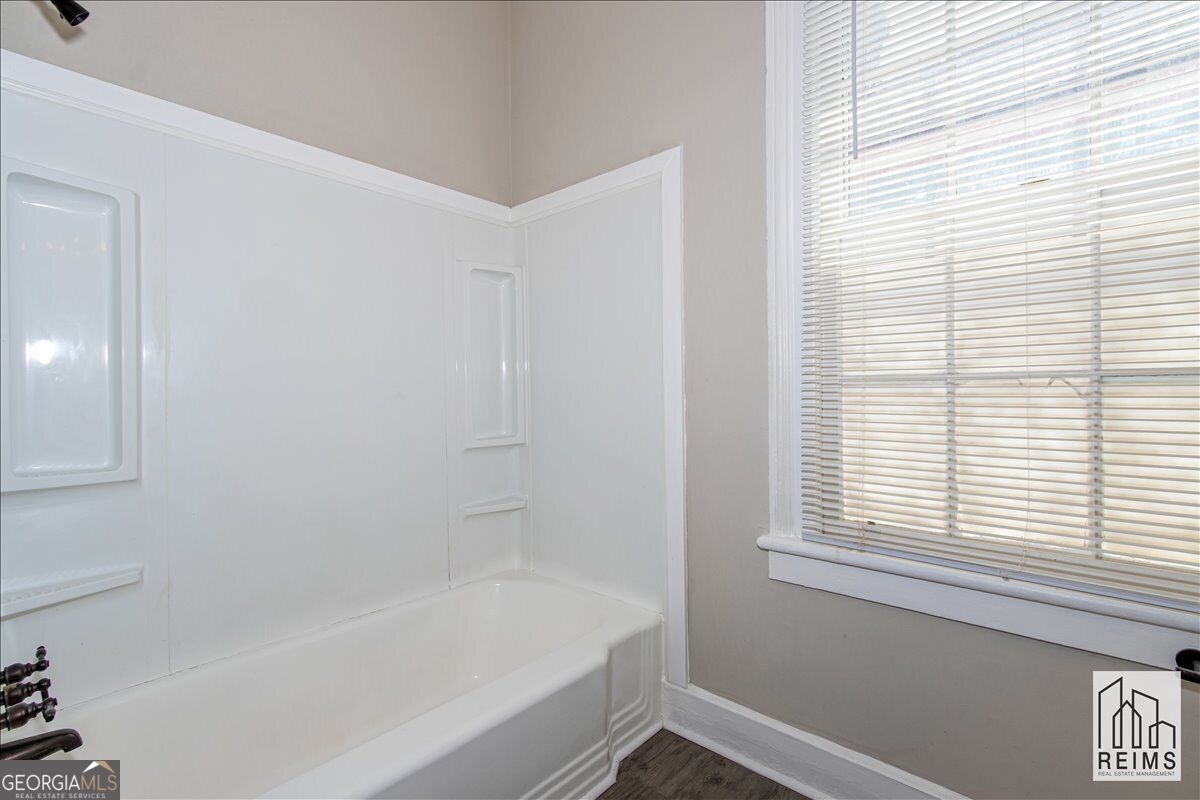 230 Telfair Street # A Property Photo 8