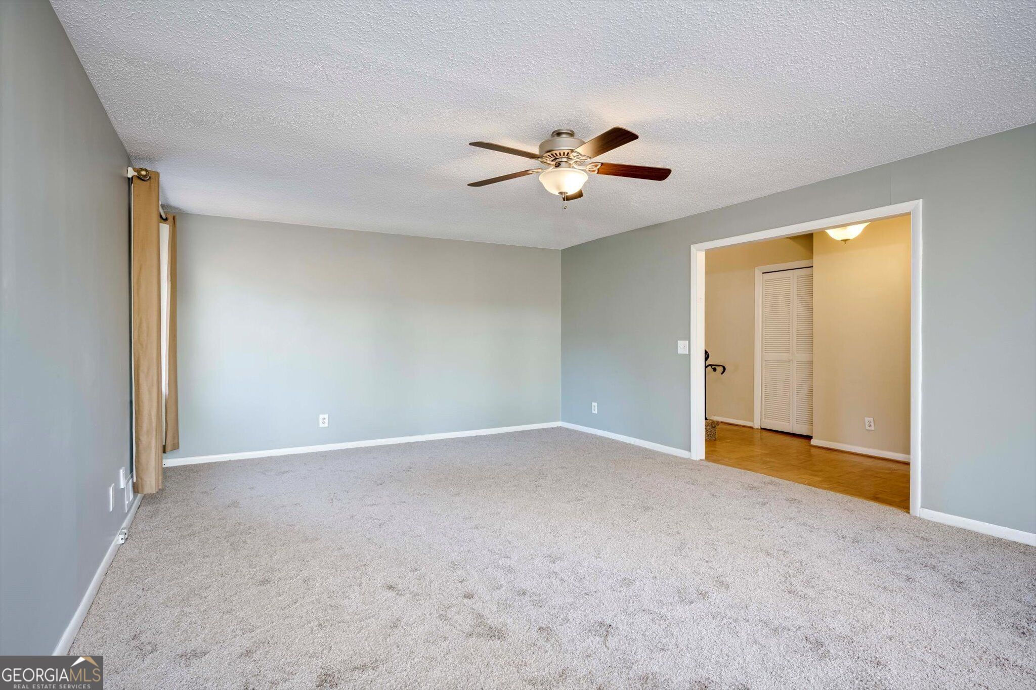 715 Hammond Drive Property Photo 8