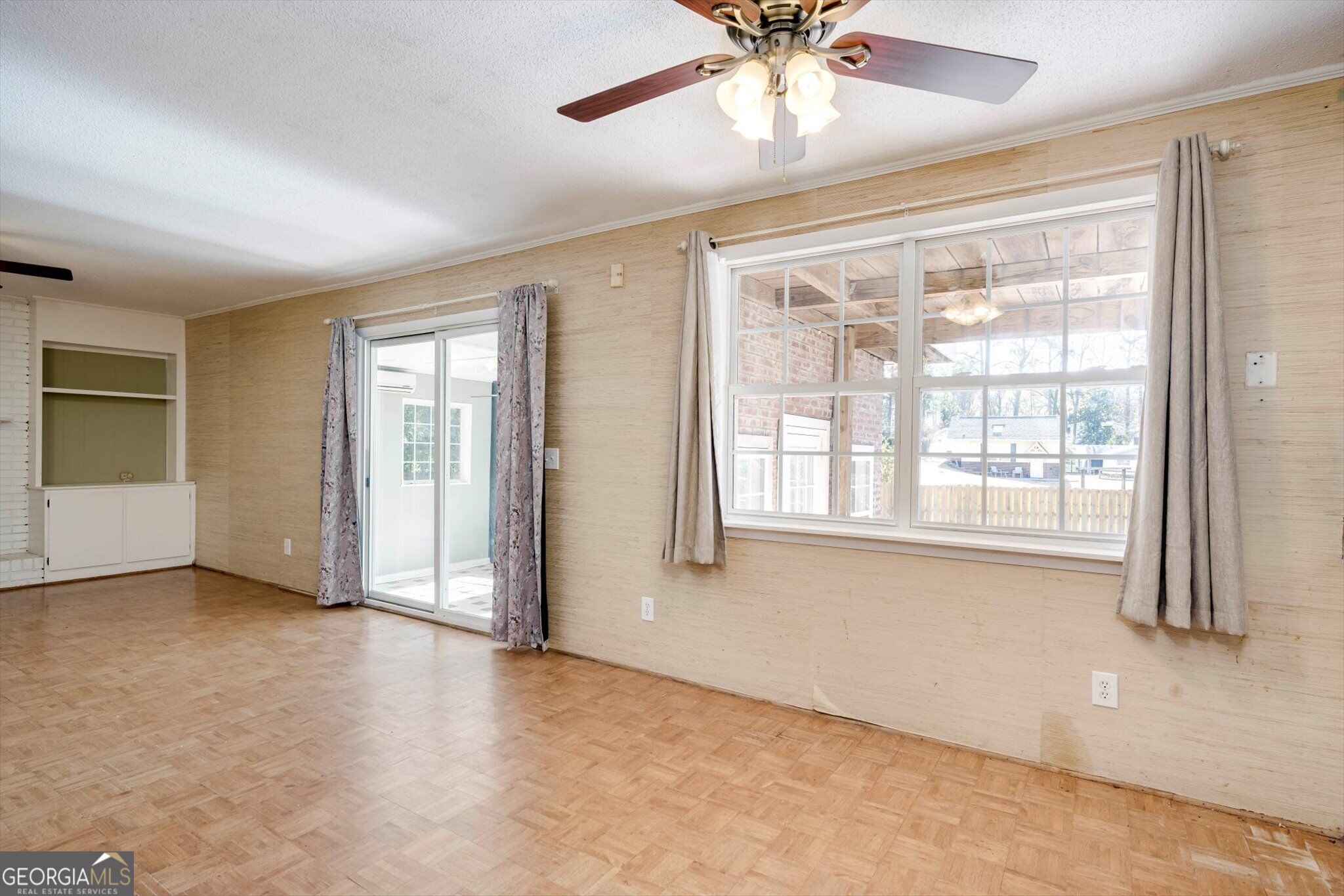715 Hammond Drive Property Photo 14