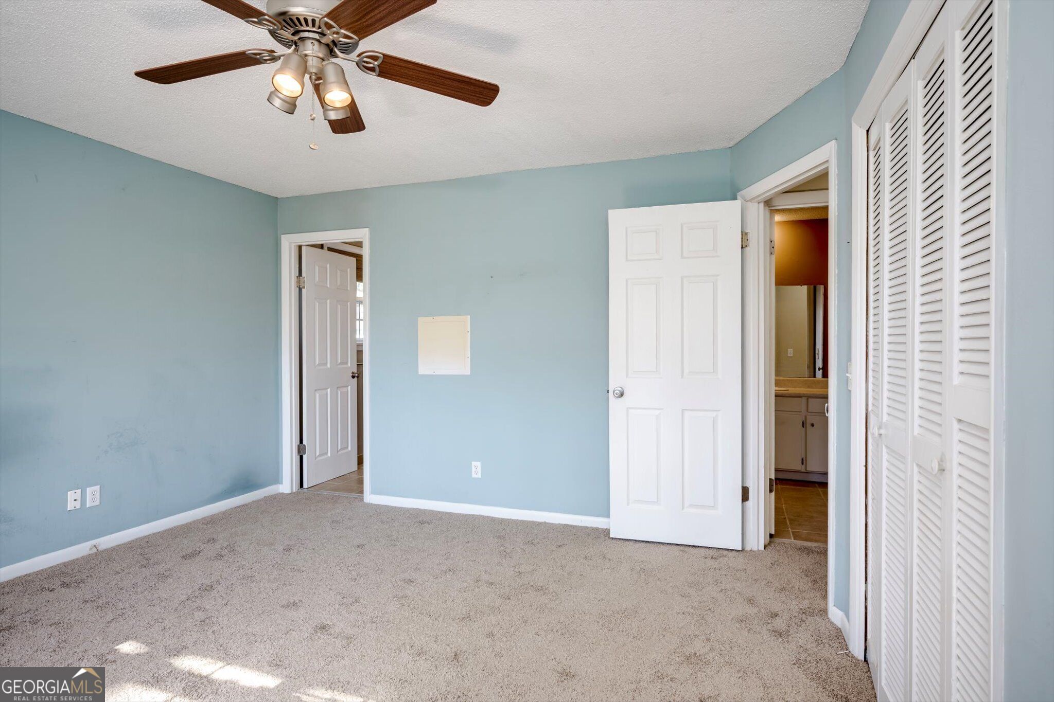 715 Hammond Drive Property Photo 26
